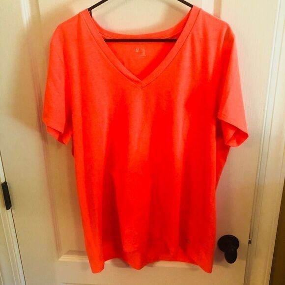Gap Fit Brilliant Orange tee - Picture 1 of 3